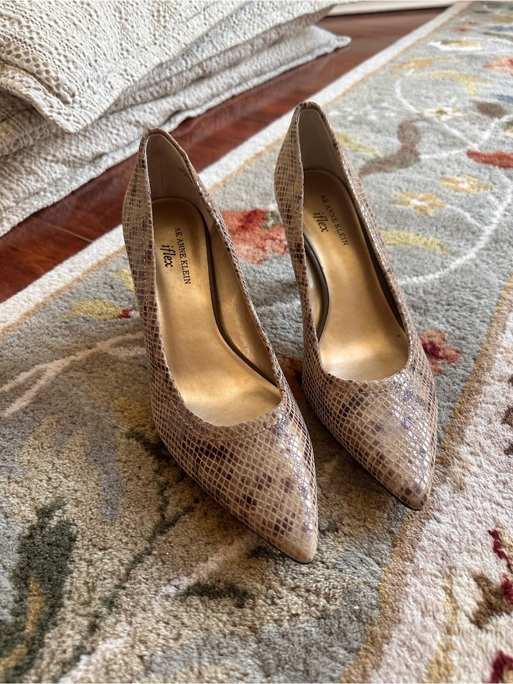 Anne Klein Taupe Snake-Print Pointed Toe Pumps Size 9M 3” Heel